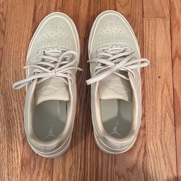 Nikes - Picture 5 of 6